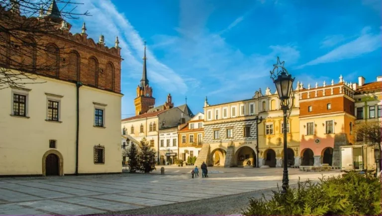 Ринкова площа в Тарнуві